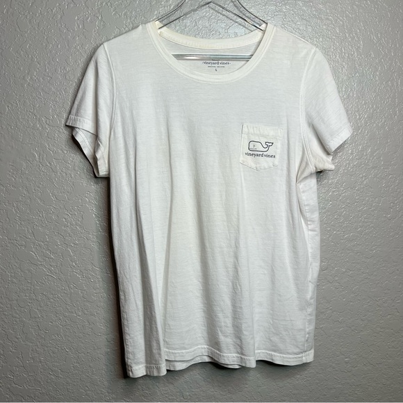 White Vineyeard Vines Shirt W/ Blue Floral Design - Picture 2 of 8